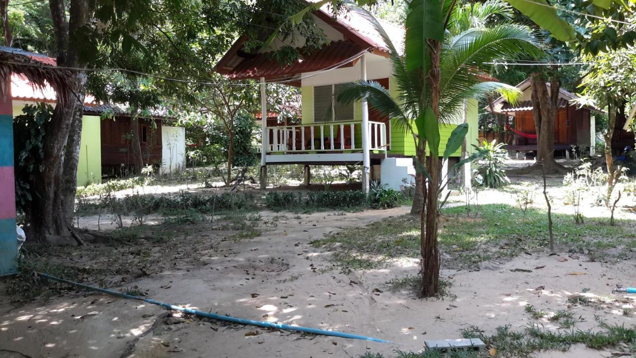 Banana Resort Koh Phayam Luaran gambar