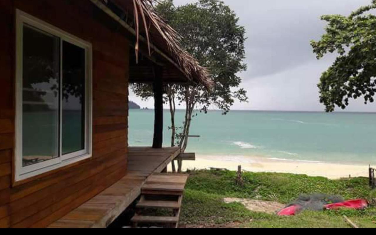 Banana Resort Koh Phayam Luaran gambar